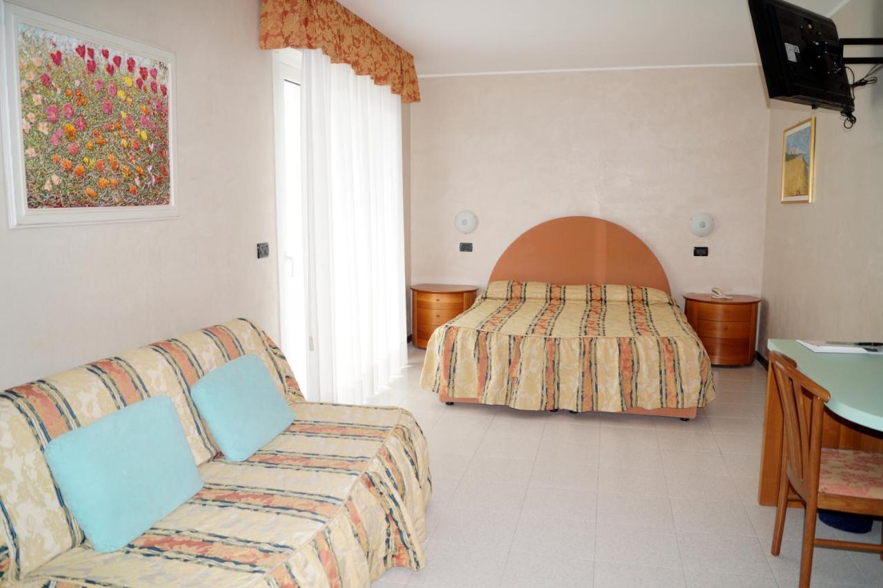 Hotel La Pigna Lignano Sabbiadoro Extérieur photo