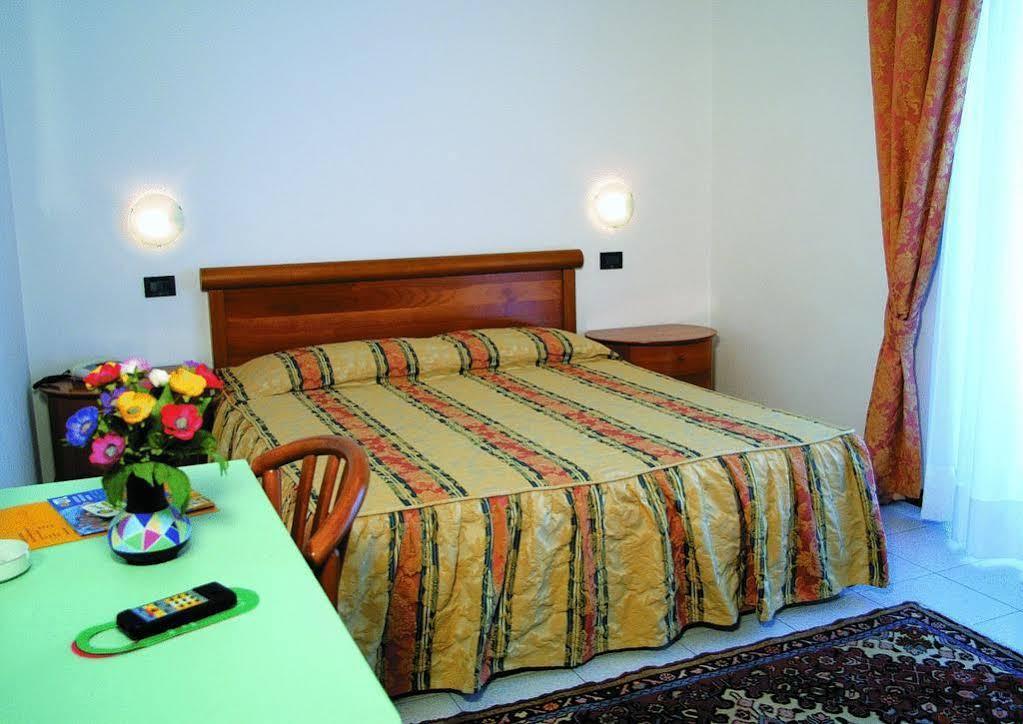 Hotel La Pigna Lignano Sabbiadoro Extérieur photo