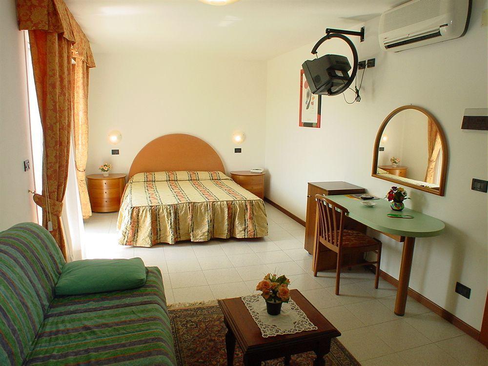 Hotel La Pigna Lignano Sabbiadoro Extérieur photo